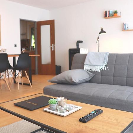 Cozy Apartment Mit Sonnenterrasse, Ofen & Netflix Melschede Luaran gambar