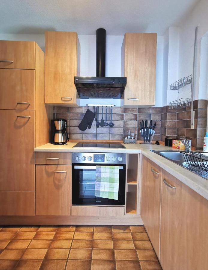 Cozy Apartment Mit Sonnenterrasse, Ofen & Netflix Melschede Luaran gambar